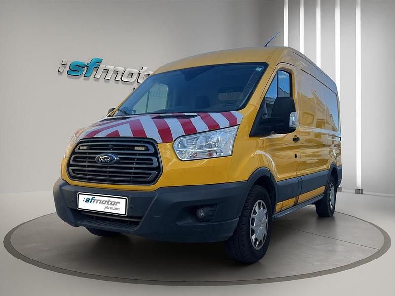 Usado Ford Transit Trend 130 CV (95 kW) 2017 Amarillo Berlina