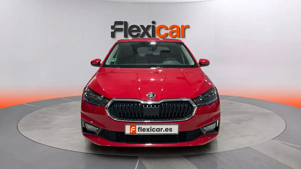 Usado Skoda Fabia Selection 116 CV (85 kW) 2025 Rojo Utilitario
