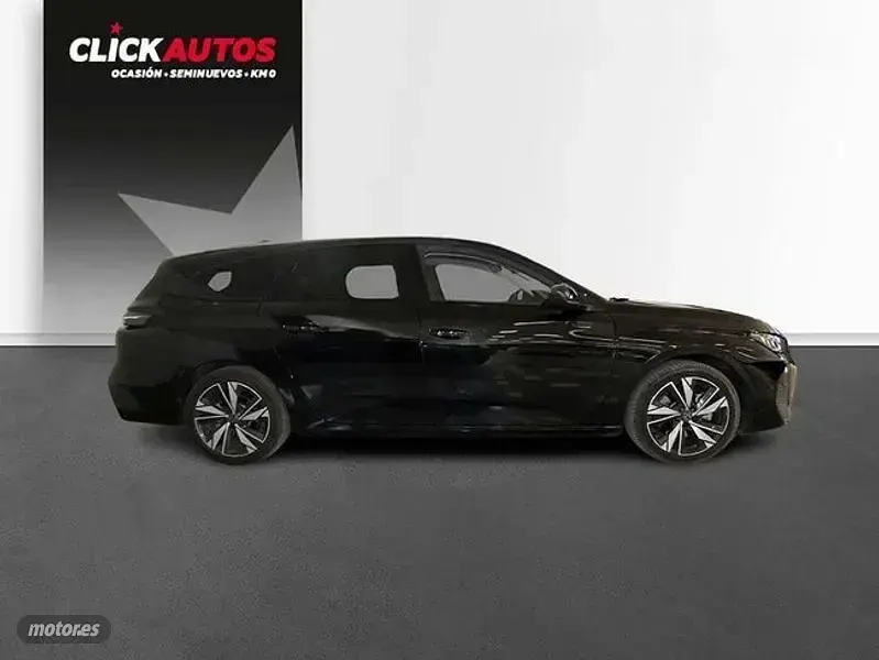 Usado Peugeot 308 Allure 130 CV (95 kW) 2023 Negro Familiar