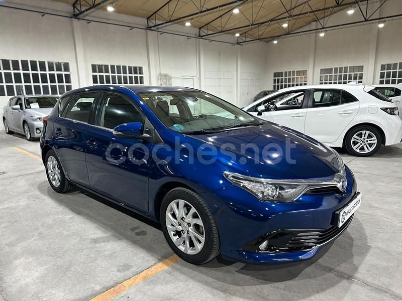 Azul Usado 2016 Toyota Auris Hybrid Active Berlina | 13.490 € (Precio justo) - Imagen 1/4
