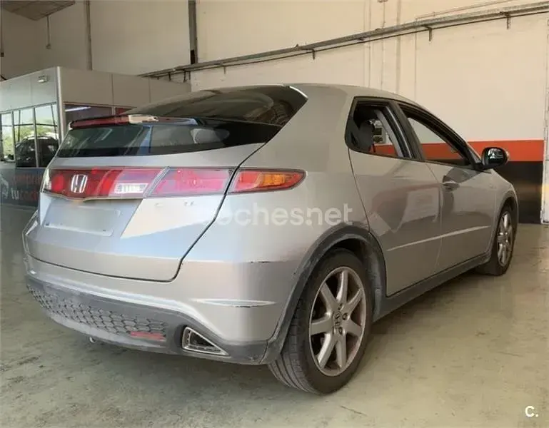 Usado Honda Civic Sport 140 CV (102 kW) 2009 Gris / plata Berlina