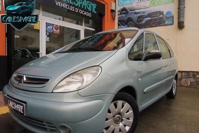 Usado Citroën Xsara Picasso Exclusive 90 CV (66 kW) 2002 Gris / plata Monovolumen