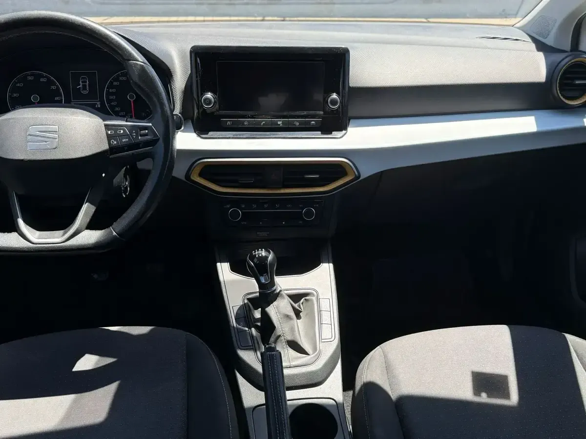 Usado Seat Ibiza XCELLENCE 110 CV (80 kW) 2021 Blanco Utilitario