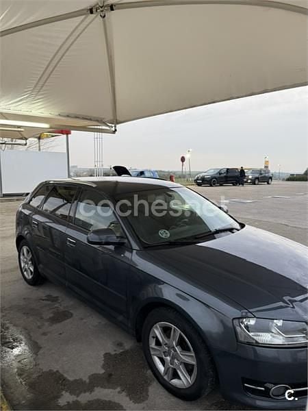Usado Audi A3 Ambiente 105 CV (77 kW) 2012 Gris / plata Berlina