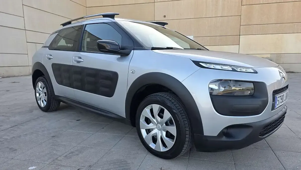 Usado Citroën C4 Cactus Shine Edition 110 CV (80 kW) 2016 Plateado Utilitario