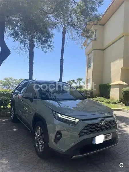 Usado Toyota RAV4 Hybrid Luxury 222 CV (163 kW) 2024 Gris / plata SUV