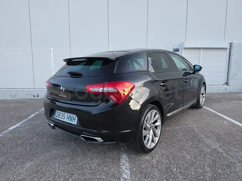 Usado Citroën DS5 200 CV (147 kW) 2013 Negro Utilitario
