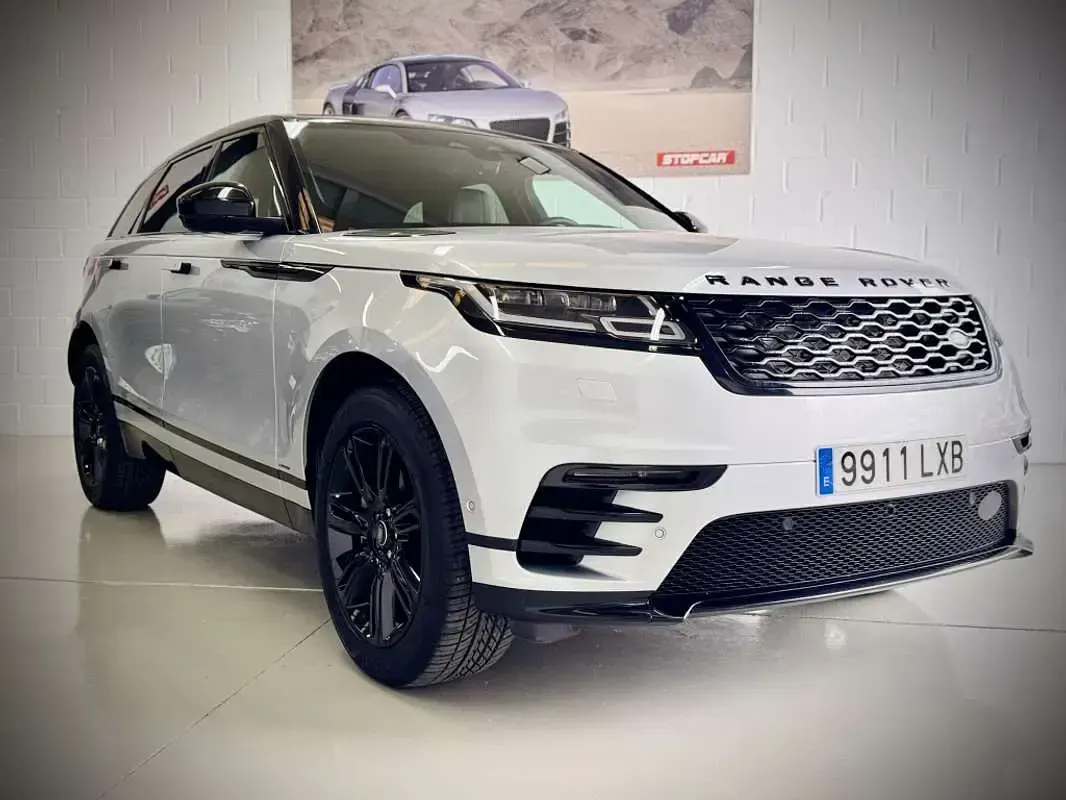 Usado Land Rover Range Rover Velar Landmark 204 CV (150 kW) 2022 Gris SUV