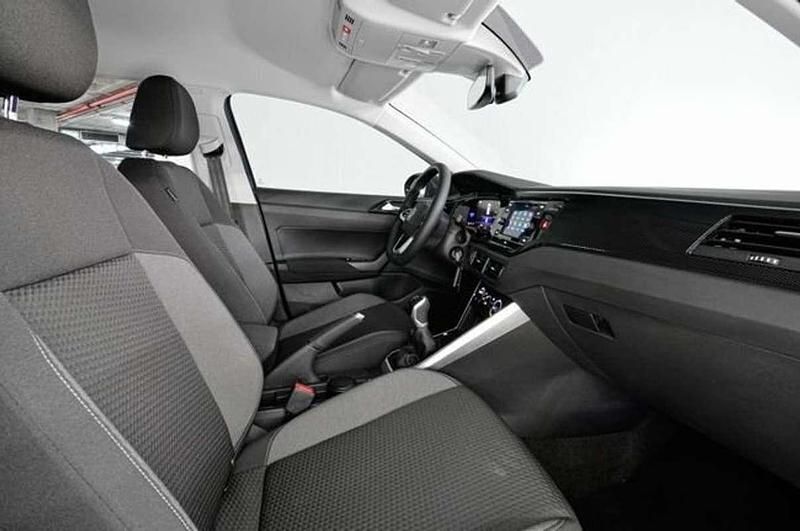 Usado VW Taigo 95 CV (69 kW) 2023 Gris intenso metalizado SUV