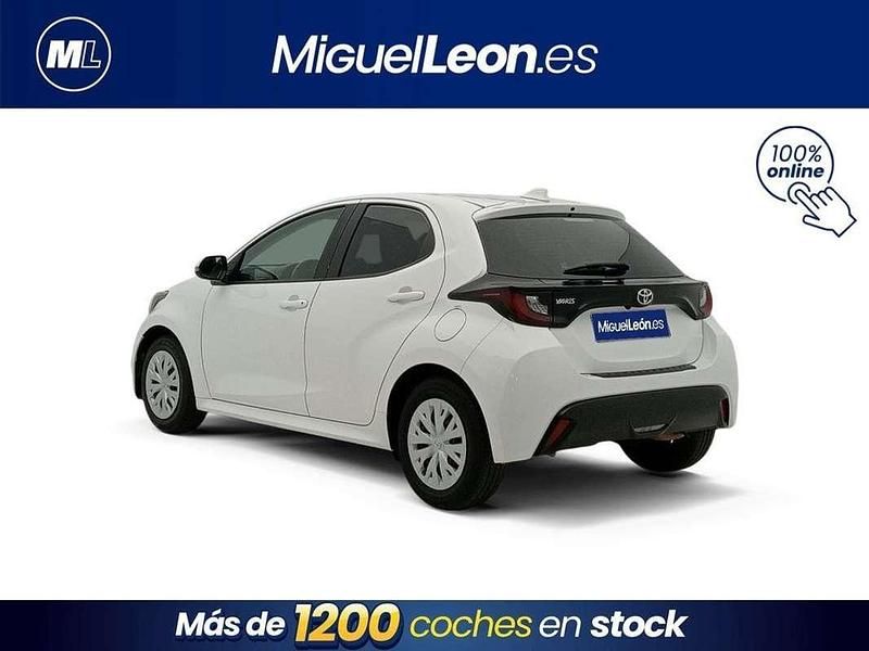 Usado Toyota Yaris Edition 72 CV (52 kW) 2022 Blanco Utilitario