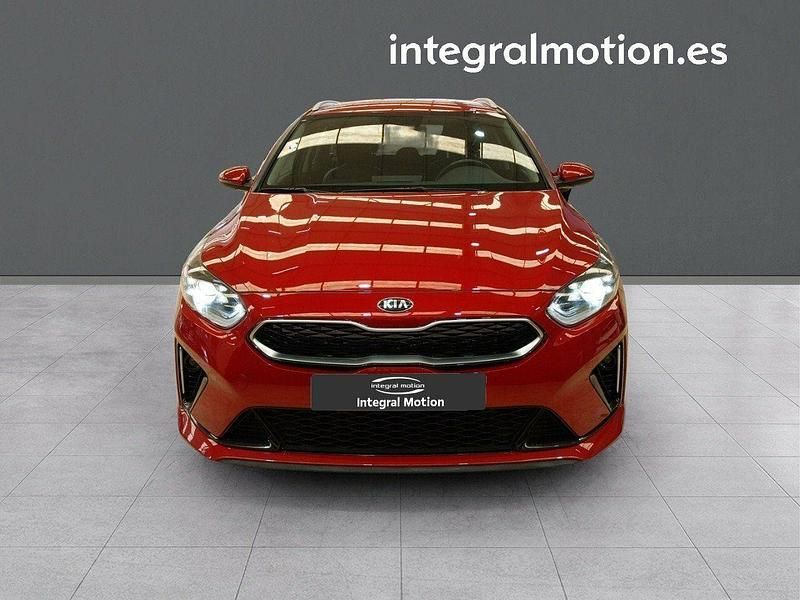 Usado Kia Ceed 141 CV (103 kW) 2022 Rojo Utilitario