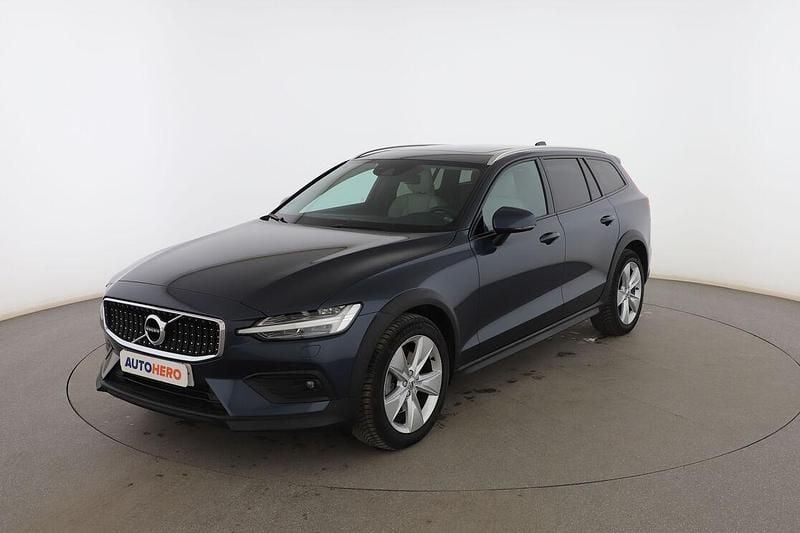 Azul Usado 2019 Volvo V60 CC Familiar | 26.199 € (Buen precio) - Imagen 1/3