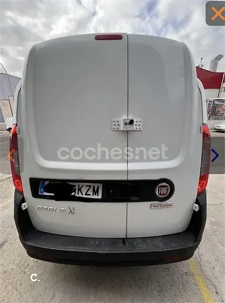 Usado Fiat Doblò 105 CV (77 kW) 2012 Blanco Monovolumen