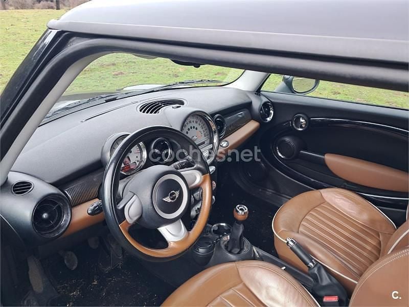 Käytetty Mini Cooper D 110 HP (80 kW) 2010 Ruskea Viistoperä