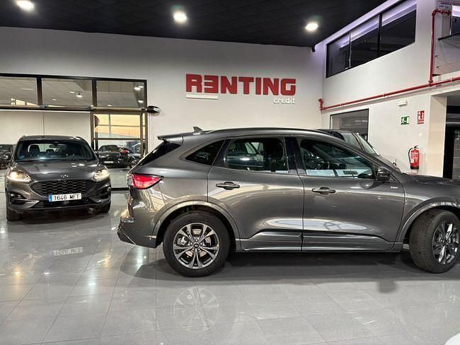 Usado Ford Kuga ST-Line 150 CV (110 kW) 2023 Gris SUV