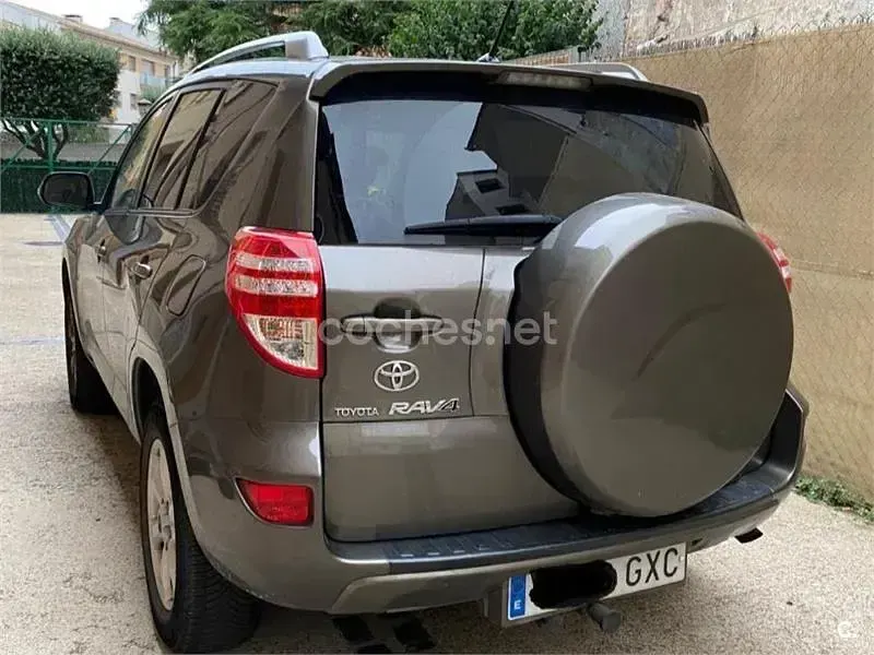 Usado Toyota RAV4 Advance 150 CV (110 kW) 2013 Marrón SUV