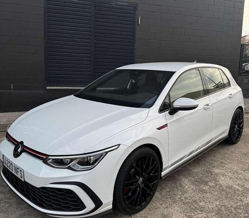 Usado VW Golf VIII GTI 245 CV (180 kW) 2024 Blanco Utilitario