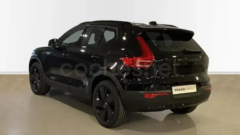 Usado Volvo XC40 Plus 163 CV (119 kW) 2025 Negro SUV