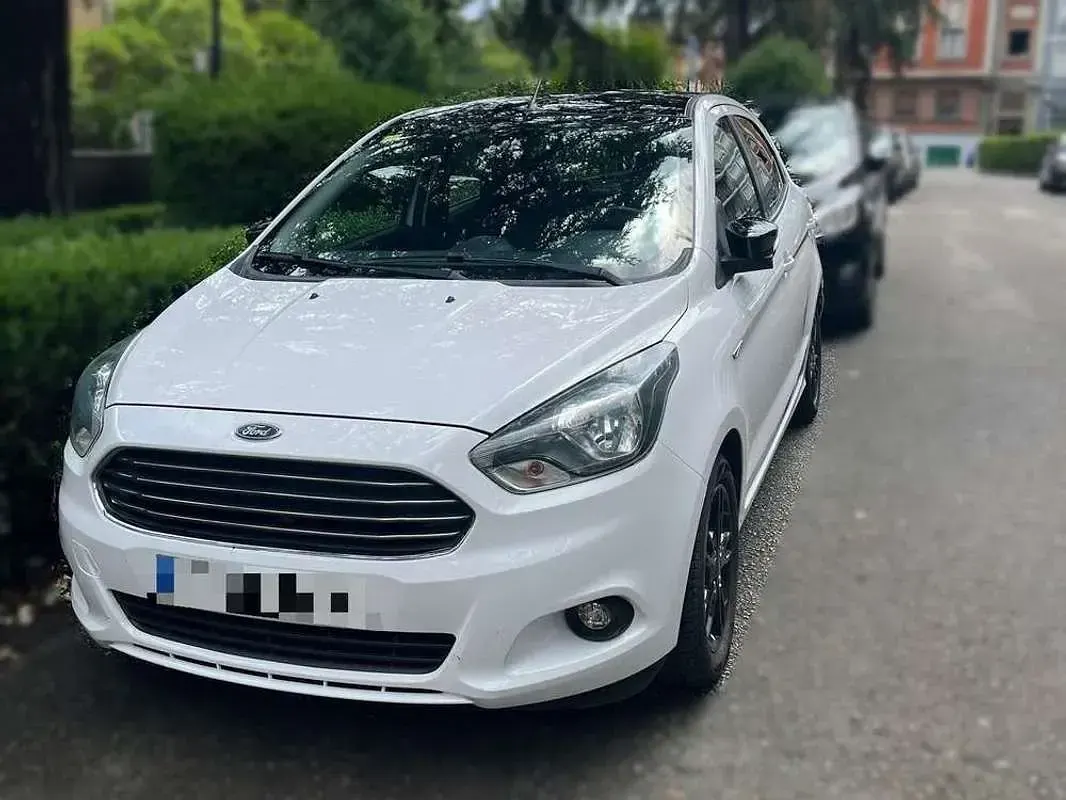 Usado Ford Ka Plus Ultimate 86 CV (63 kW) 2018 Blanco Utilitario