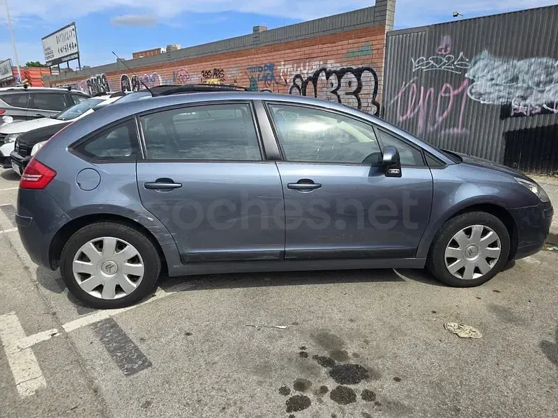 Usado Citroën C4 Exclusive 110 CV (80 kW) 2005 Gris / plata Berlina
