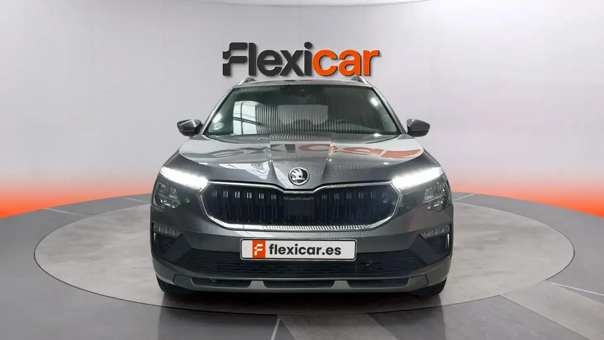 Usado Skoda Kamiq Selection 116 CV (85 kW) 2024 Gris SUV