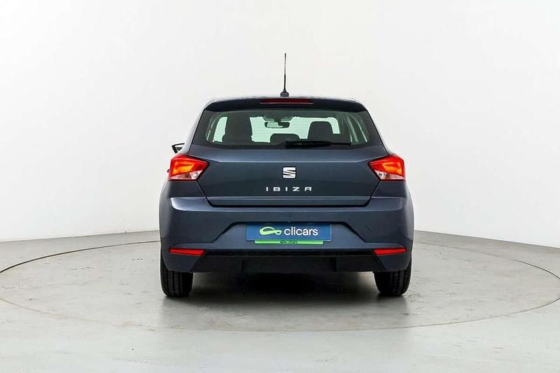 Usado Seat Ibiza Style 110 CV (80 kW) 2021 Gris Utilitario