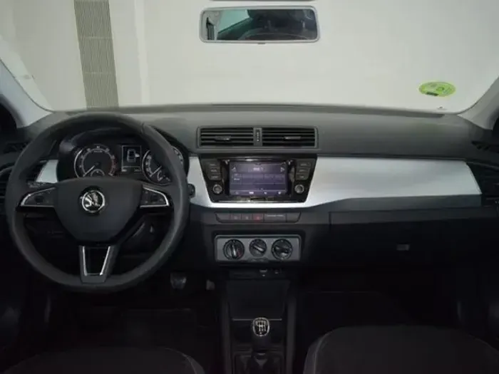 Usado Skoda Fabia Ambition 95 CV (69 kW) 2021 Rojo Utilitario