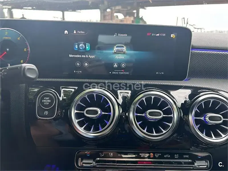 Usado Mercedes A180 109 CV (80 kW) 2019 Gris / plata Berlina