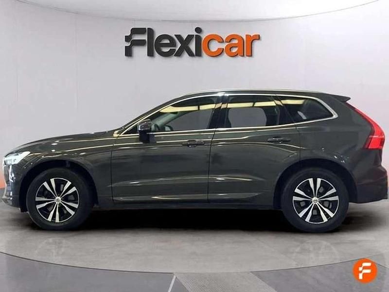 Usado Volvo XC60 Momentum 197 CV (144 kW) 2021 Gris SUV