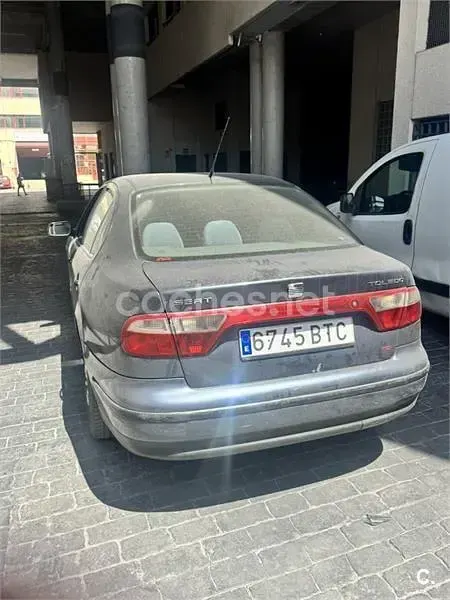 Usado Seat Toledo 110 CV (80 kW) 2002 Gris / plata Berlina