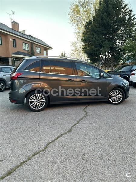 Usado Ford Grand C-Max Titanium 125 CV (91 kW) 2016 Gris / plata Monovolumen