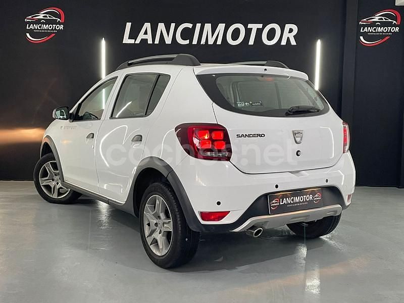 Usado Dacia Sandero Comfort 95 CV (69 kW) 2019 Blanco Utilitario