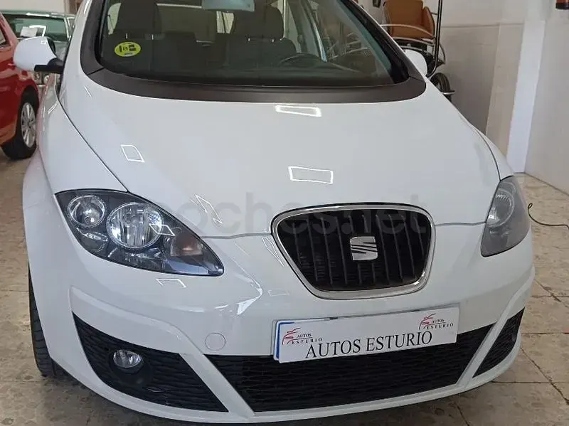 Usado Seat Altea Style 105 CV (77 kW) 2011 Blanco Monovolumen