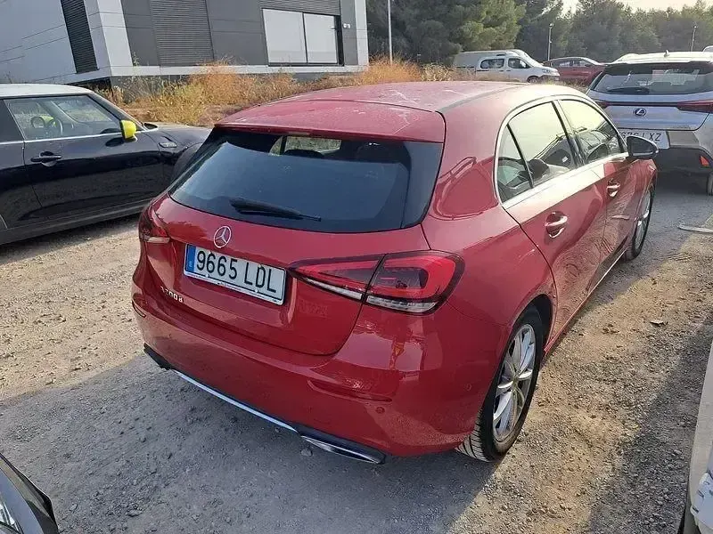 Usado Mercedes A200 150 CV (110 kW) 2019 Rojo Berlina