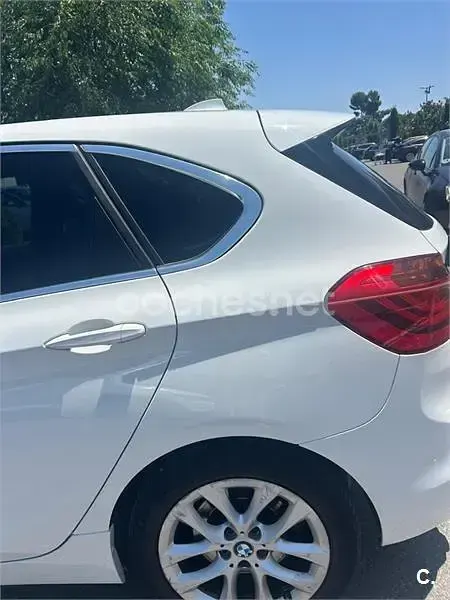 Usado BMW 225 Active Tourer iPerformance 224 CV (164 kW) 2019 Blanco Monovolumen