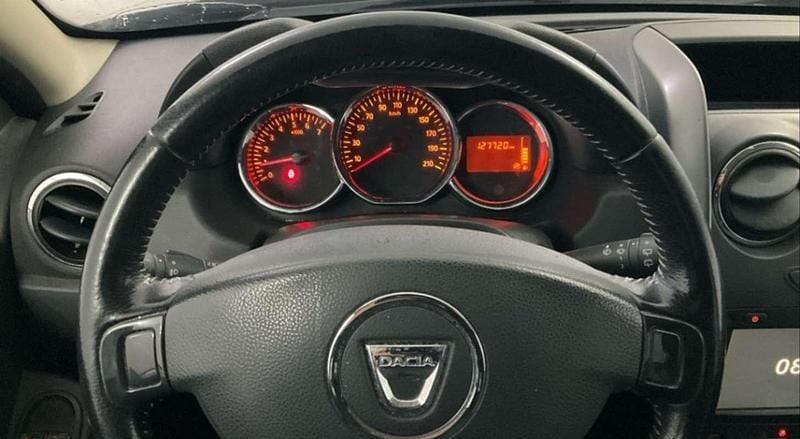 Usado Dacia Duster Lauréate 110 CV (80 kW) 2017 Gris SUV