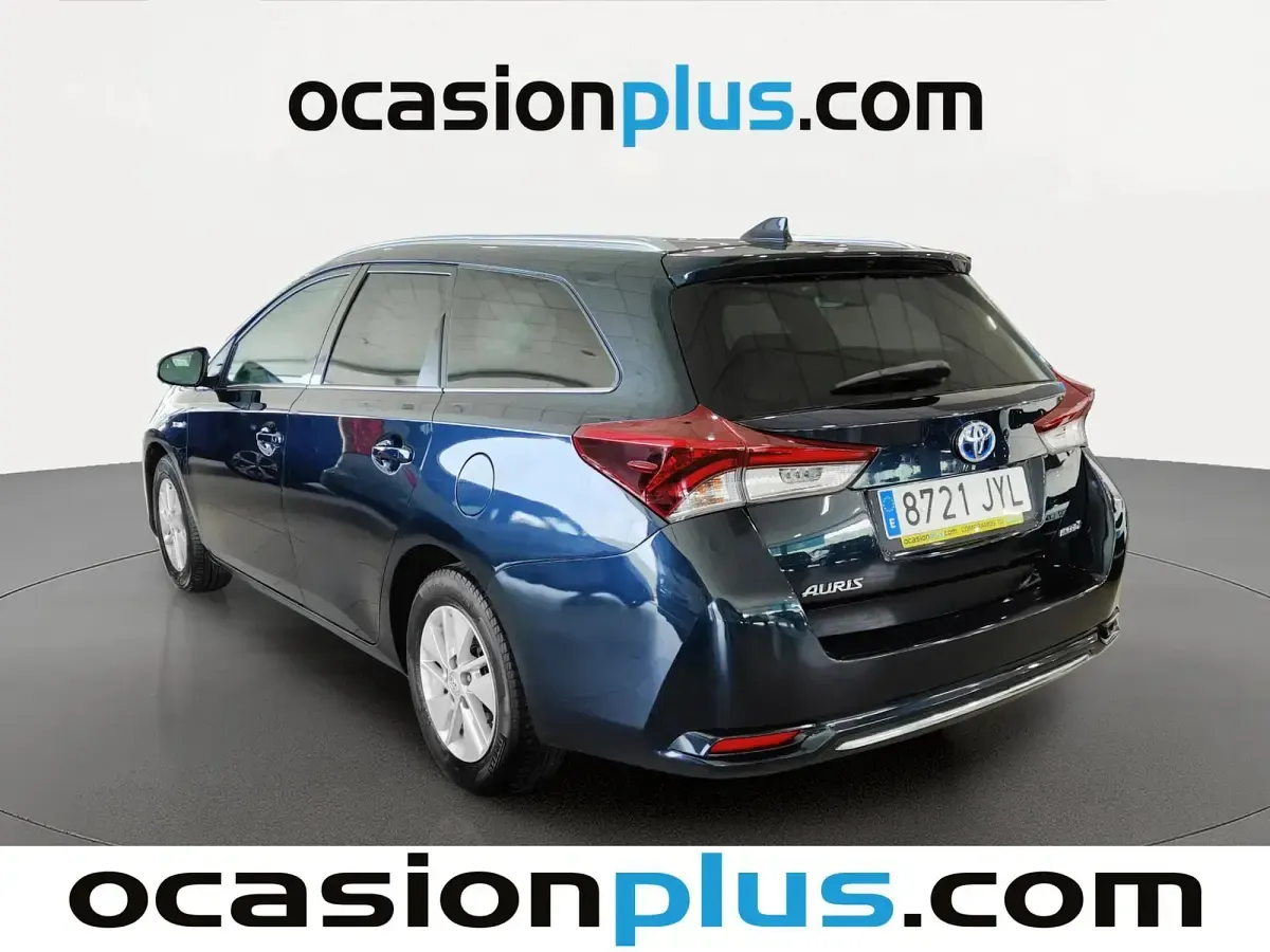 Usado Toyota Auris Hybrid Active 136 CV (100 kW) 2017 Gris Familiar