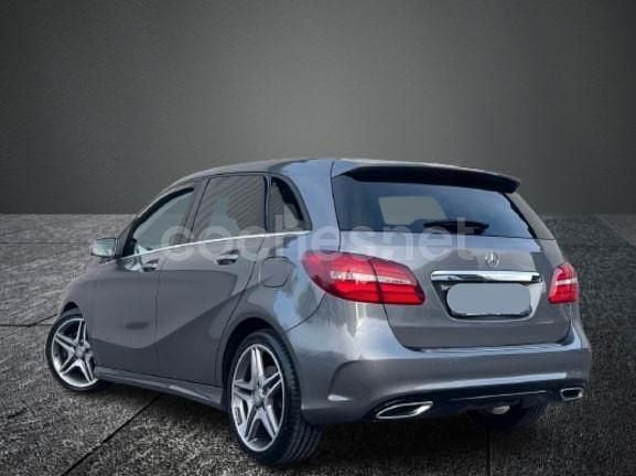 Usado Mercedes B220 177 CV (130 kW) 2017 Gris / plata Monovolumen