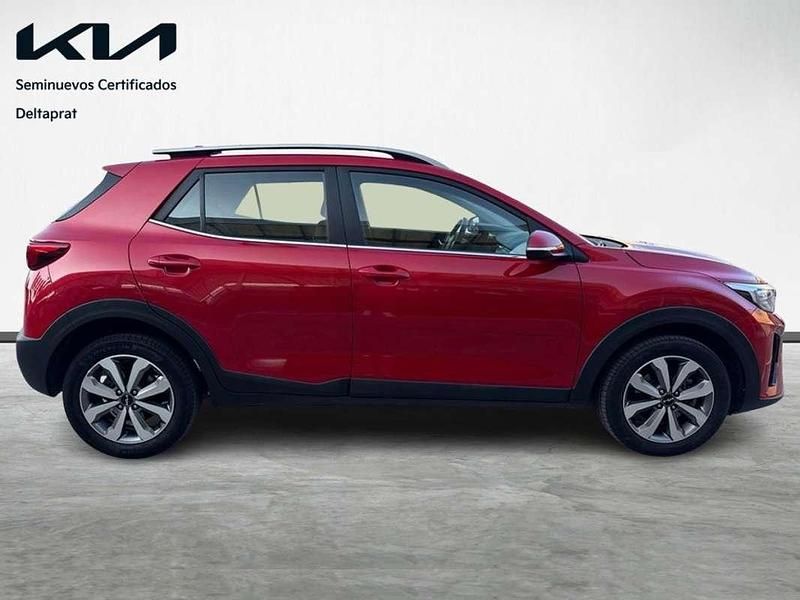 Usado Kia Stonic 101 CV (74 kW) 2024 Rojo SUV