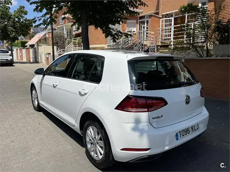 Usado VW Golf VII 115 CV (84 kW) 2018 Blanco Berlina