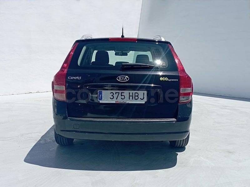 Usado Kia Ceed Active 128 CV (94 kW) 2011 Negro Utilitario