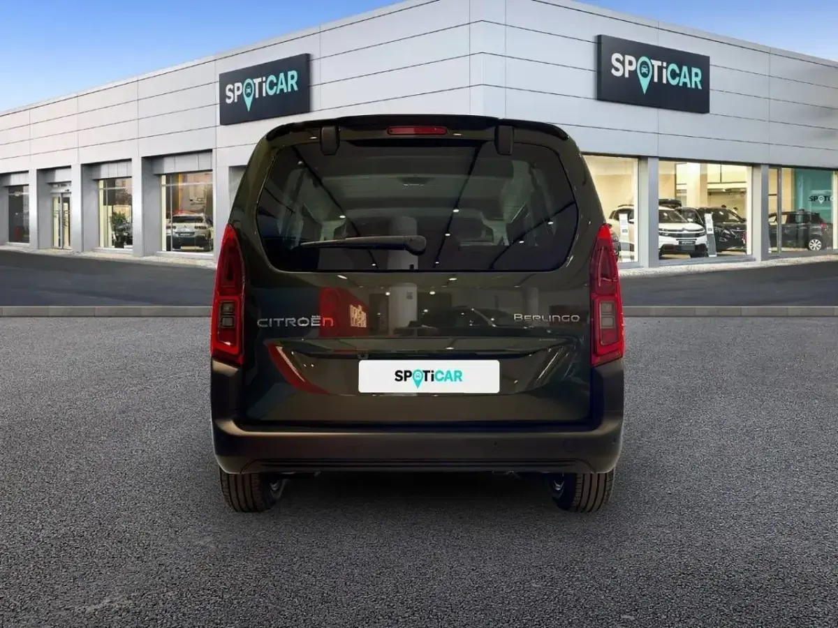 Usado Citroën Berlingo 102 CV (75 kW) 2024 Verde Monovolumen