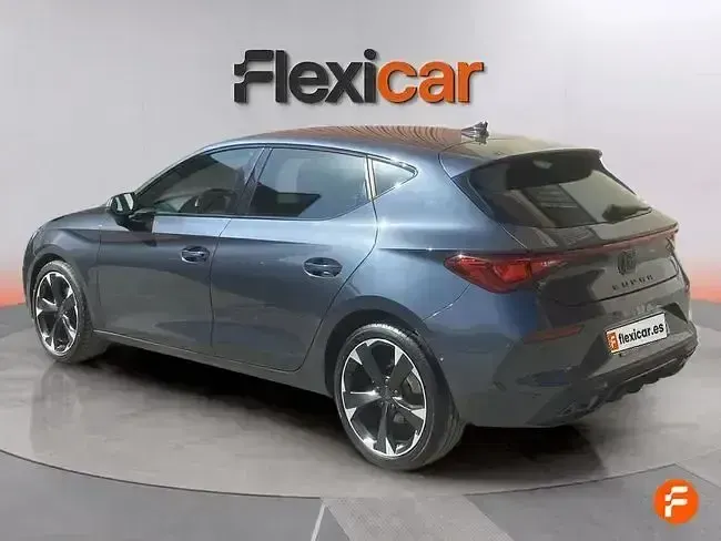 Usado Cupra Leon 150 CV (110 kW) 2023 Gris / plata Berlina