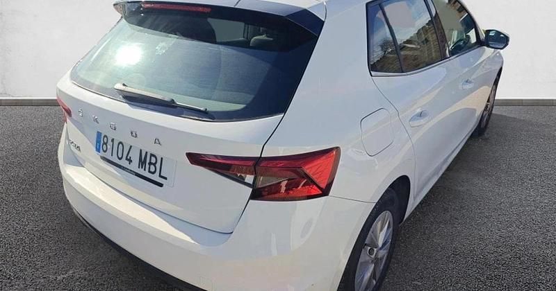 Usado Skoda Fabia Ambition 95 CV (69 kW) 2022 Utilitario