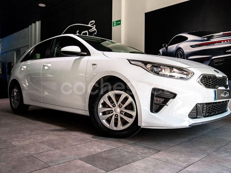 Blanco Usado 2020 Kia Ceed Berlina | 12.900 € (Buen precio) - Imagen 1/4