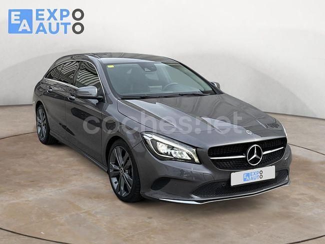 Gris / plata Usado 2018 Mercedes CLA220 Shooting Brake Familiar | 23.975 € (Precio justo) - Imagen 1/4