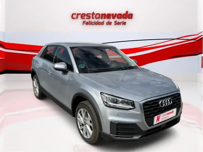 Usado Audi Q2 Advanced Plus 116 CV (85 kW) 2020 Gris / plata SUV