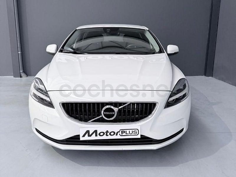 Usado Volvo V40 Kinetic 120 CV (88 kW) 2019 Blanco Berlina