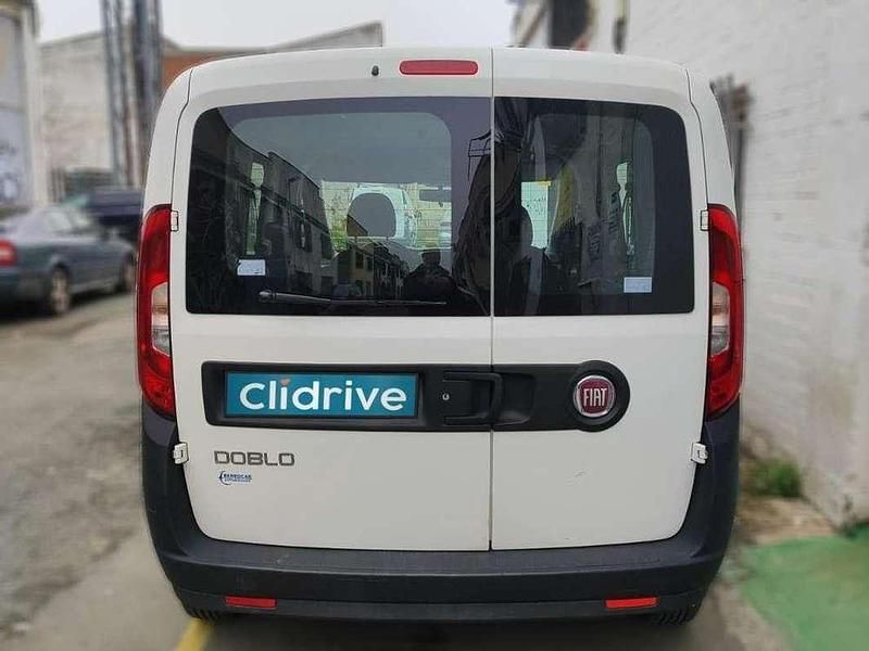 Usado Fiat Doblò 90 CV (66 kW) 2016 Blanco Monovolumen