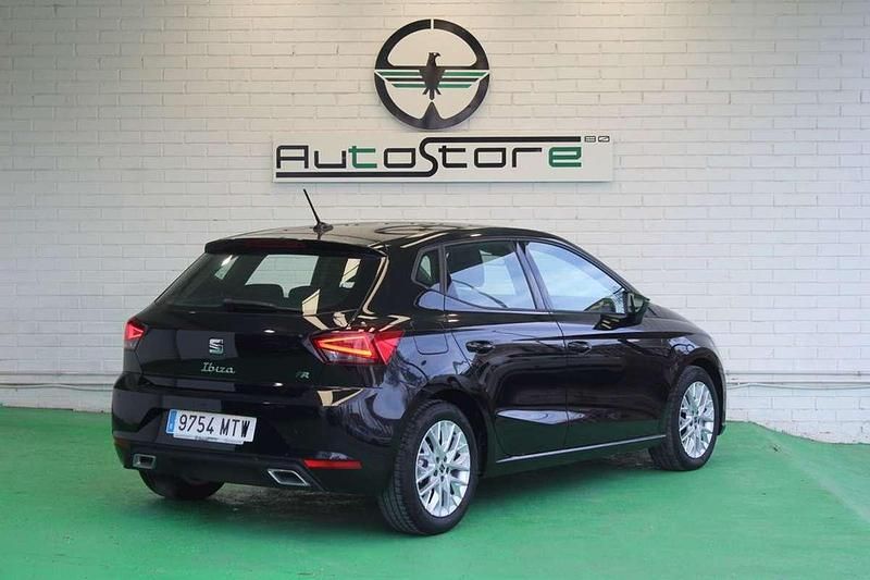 Usado Seat Ibiza FR 116 CV (85 kW) 2024 Negro Utilitario